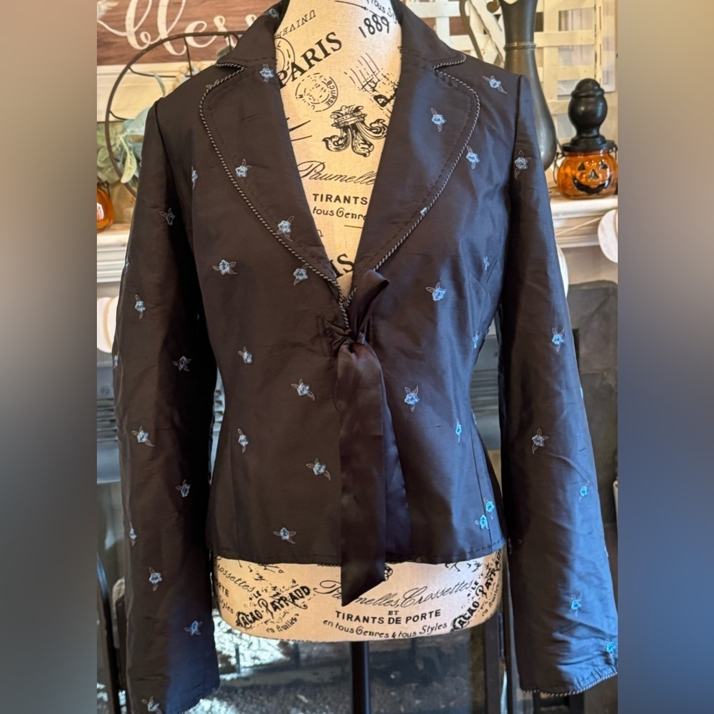 Vintage Intuitions Silk Blazer 4 XS S Black Blue Embroidered Flowers Tie Front